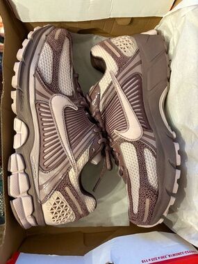 Nike Women's Zoom Vomero